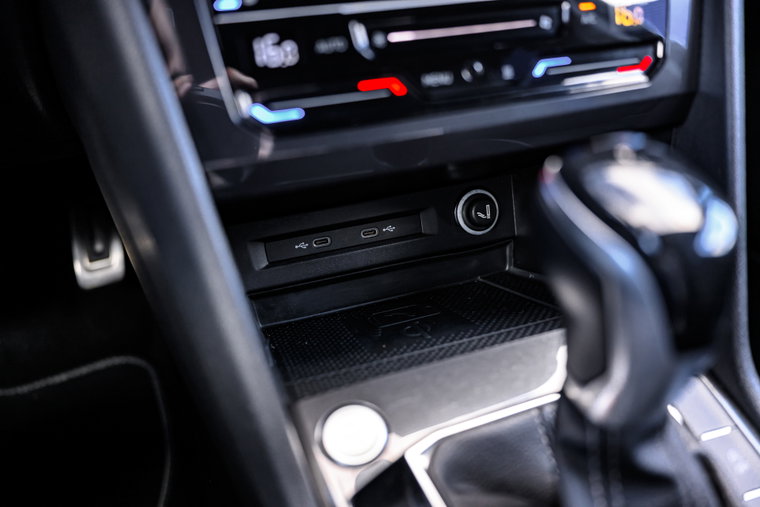 Vehicle Image 21