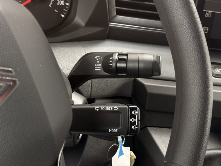 Vehicle Image 28