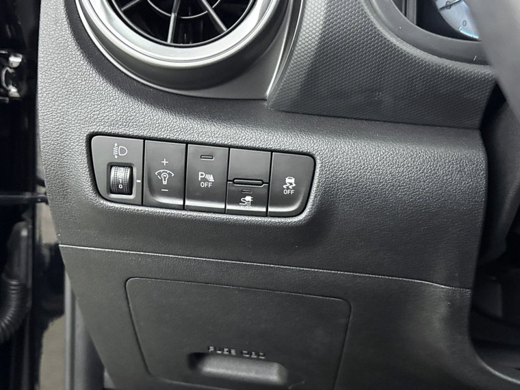 Vehicle Image 28