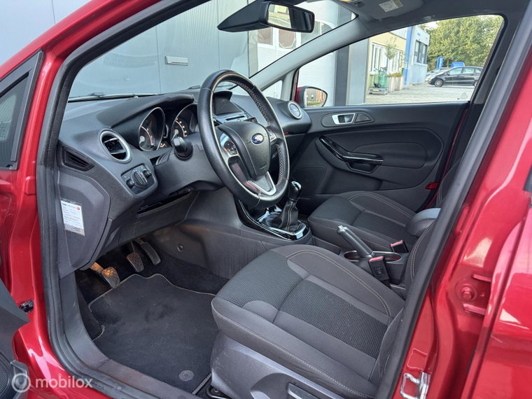 Vehicle Image 12