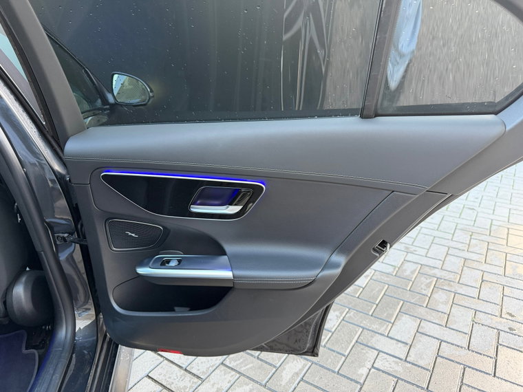 Vehicle Image 23
