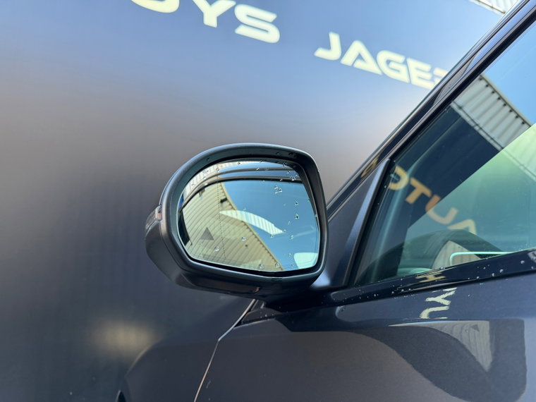 Vehicle Image 31