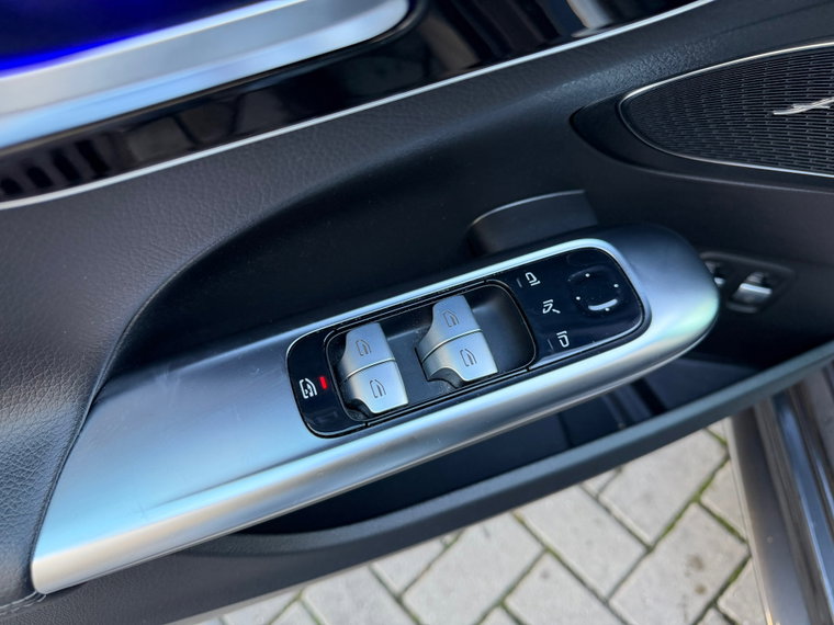 Vehicle Image 34