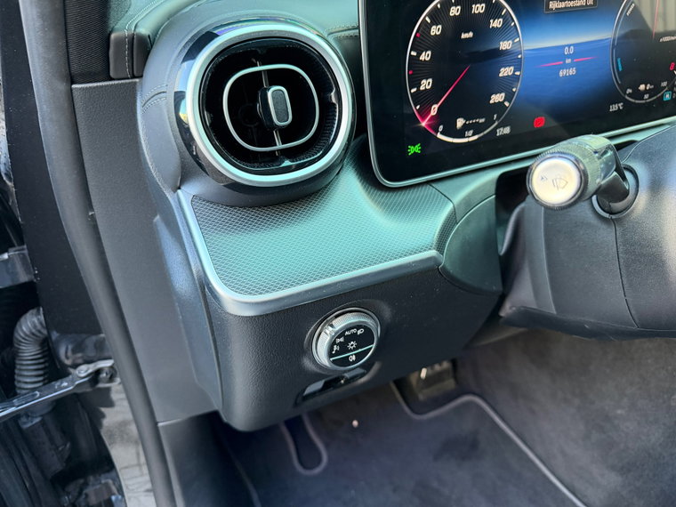Vehicle Image 39