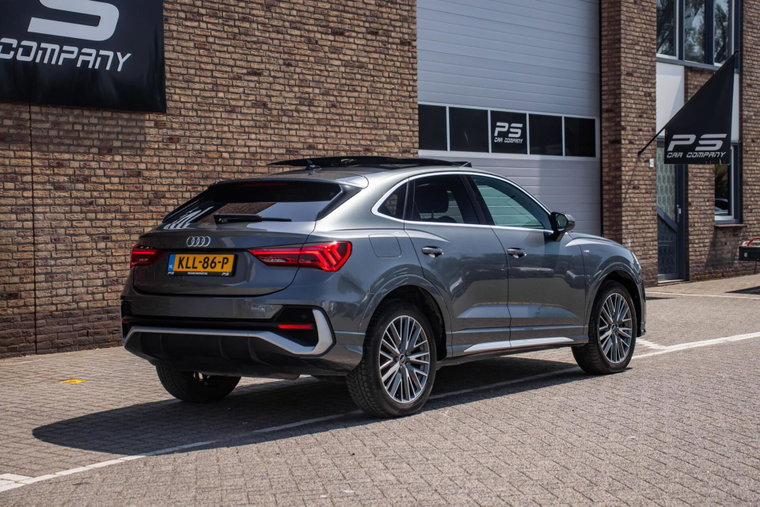 Vehicle Image 6