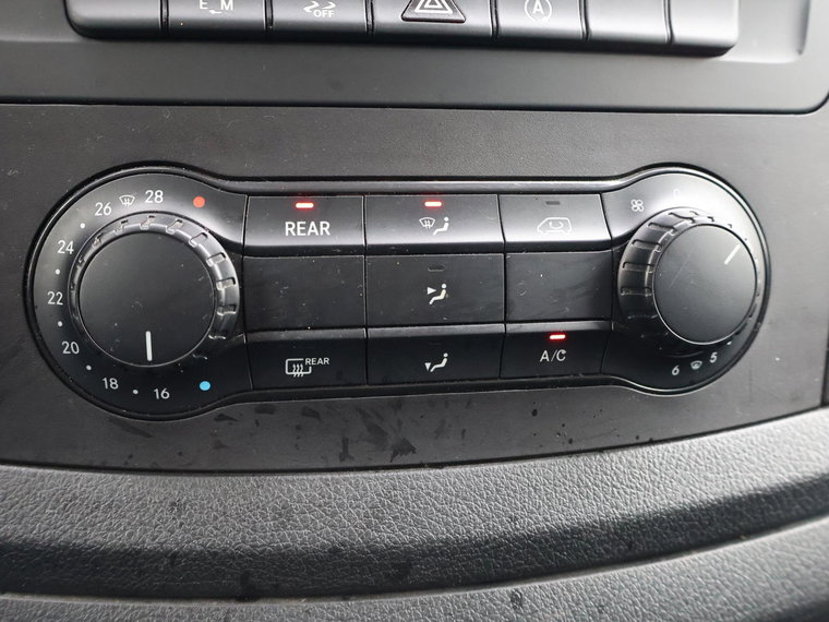 Vehicle Image 29