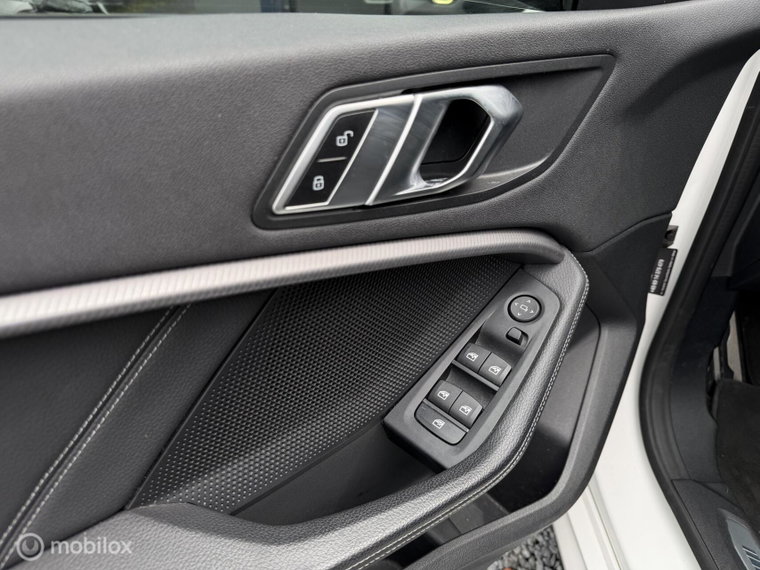 Vehicle Image 27
