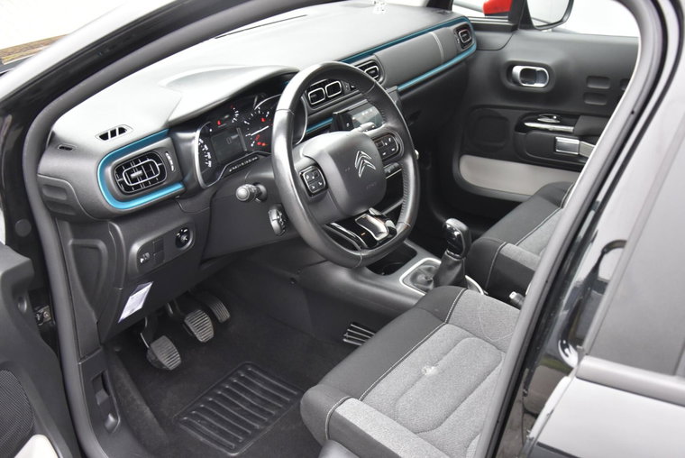 Vehicle Image 7