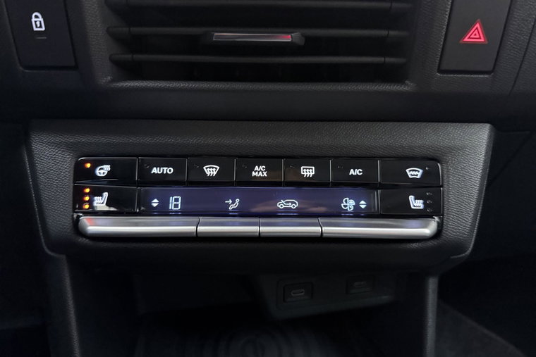 Vehicle Image 26