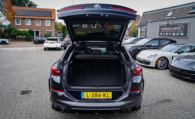 Vehicle Image 35