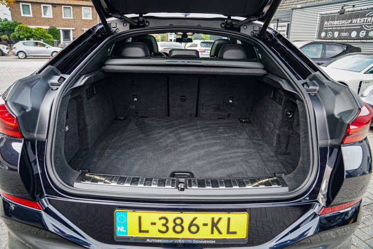 Vehicle Image 36