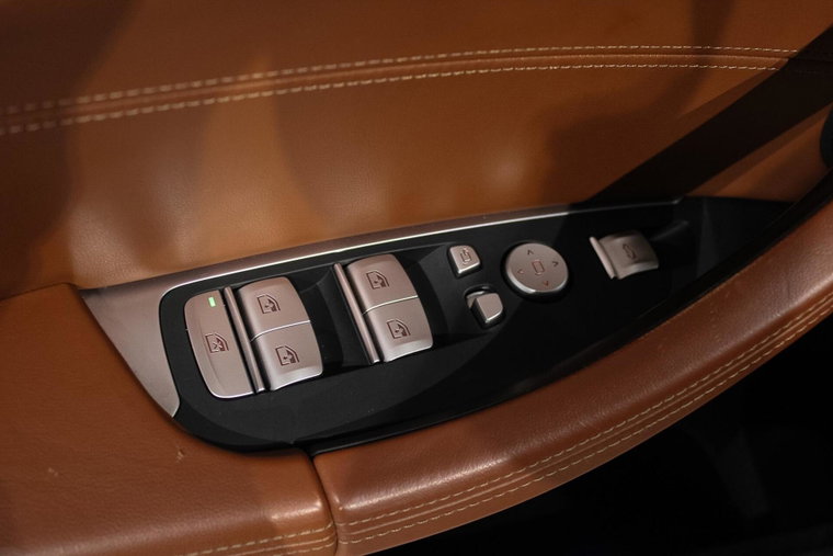 Vehicle Image 36