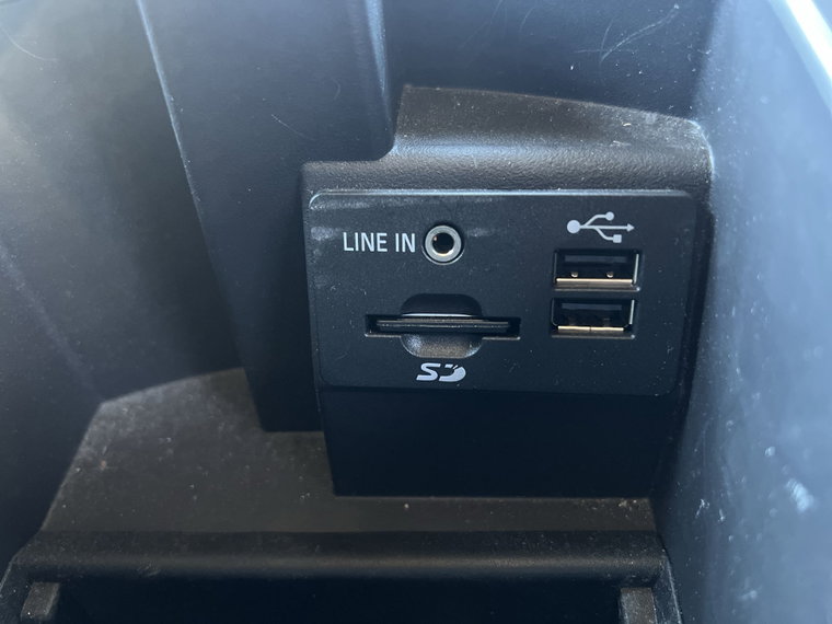 Vehicle Image 30