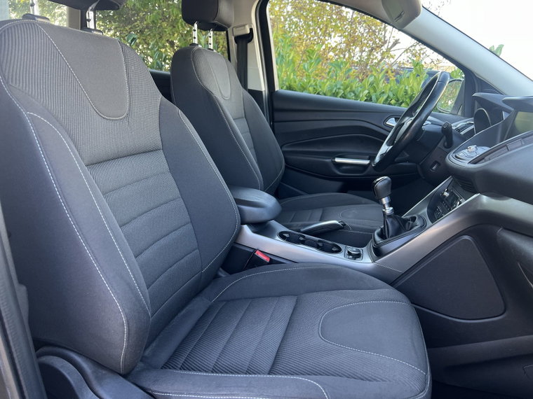 Vehicle Image 32