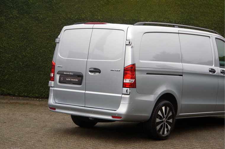 Vehicle Image 33