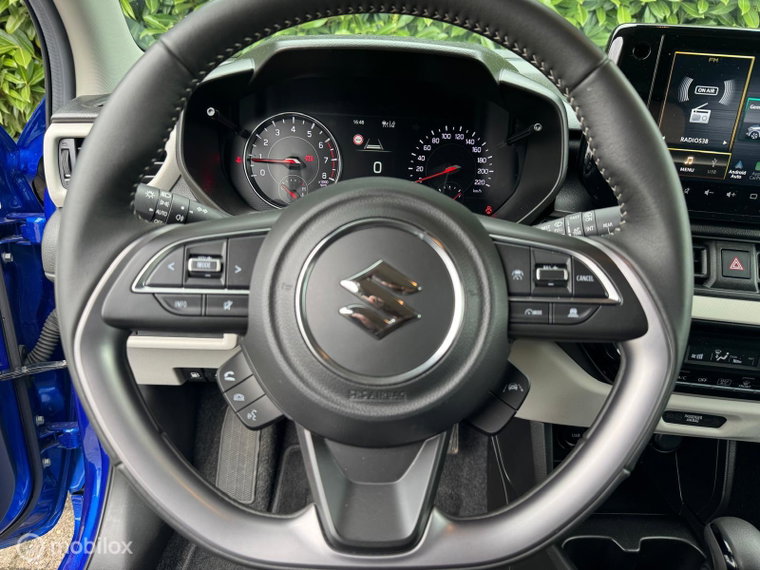 Vehicle Image 16