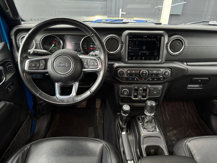 Vehicle Image 21