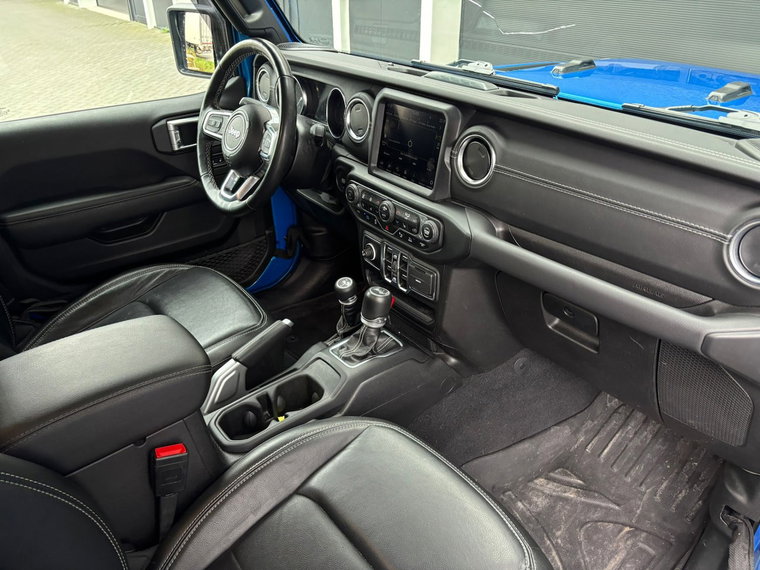 Vehicle Image 22