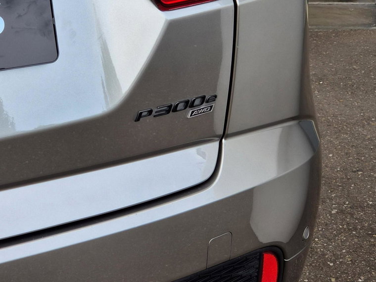 Vehicle Image 32