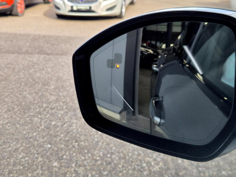 Vehicle Image 45