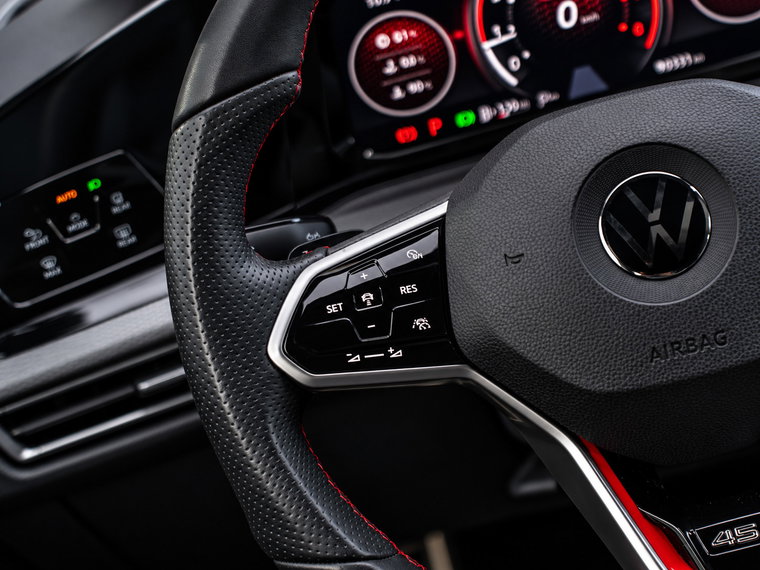 Vehicle Image 32