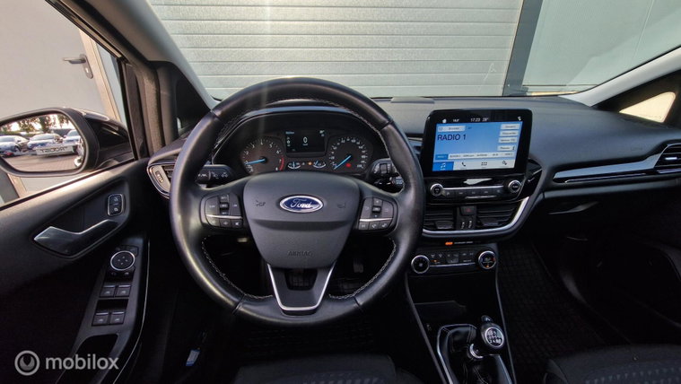 Vehicle Image 16