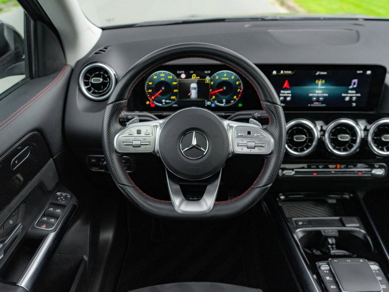 Vehicle Image 25