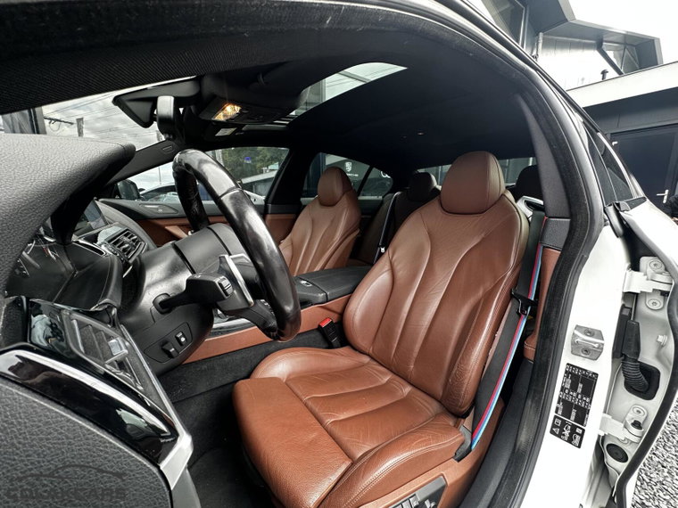 Vehicle Image 60