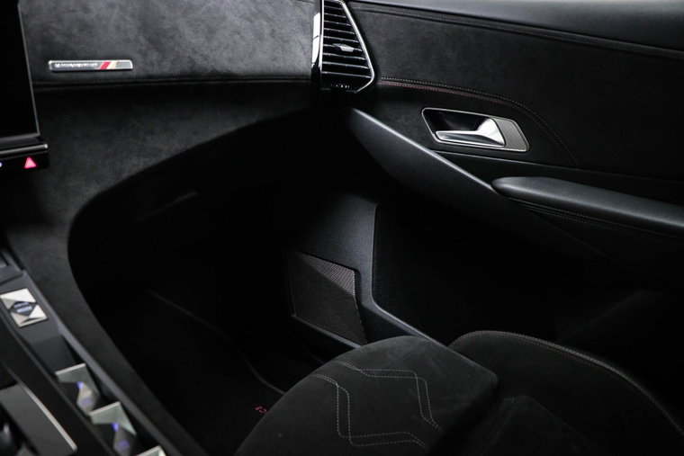 Vehicle Image 38