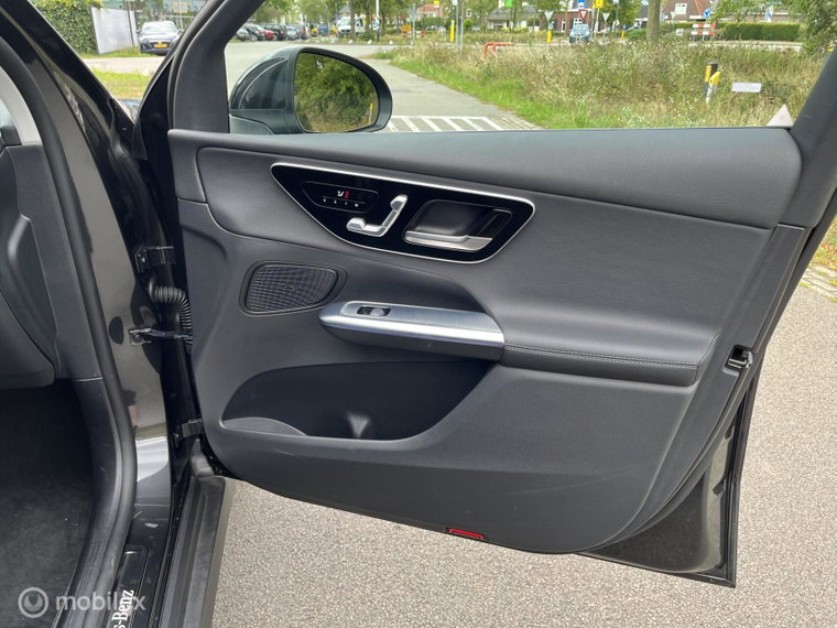 Vehicle Image 34