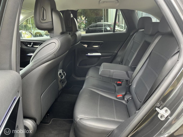 Vehicle Image 38