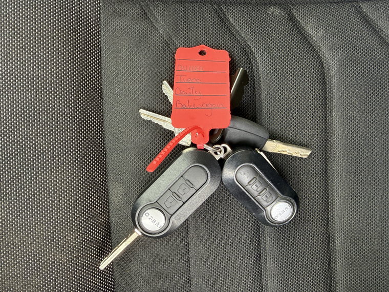 Vehicle Image 25