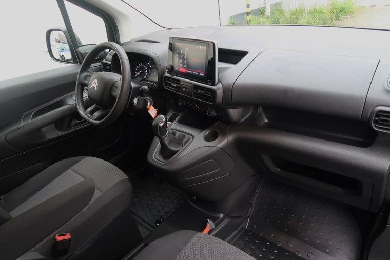 Vehicle Image 26