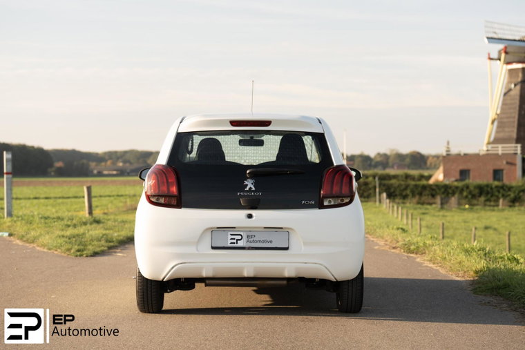 Vehicle Image 21