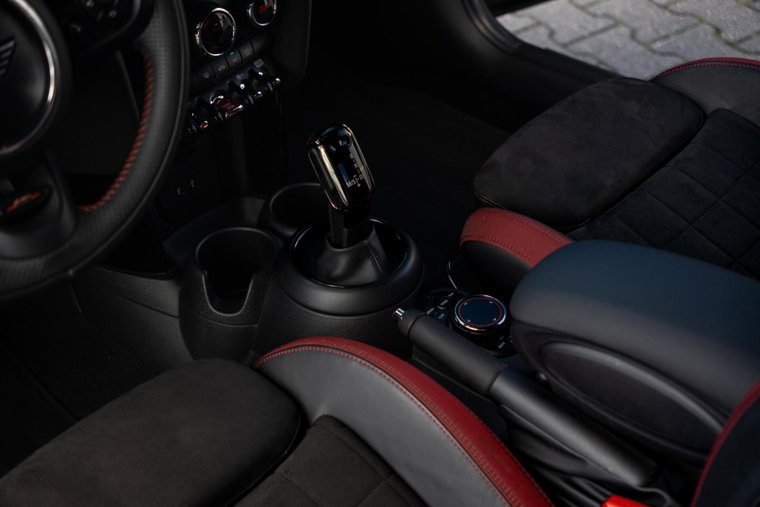 Vehicle Image 21