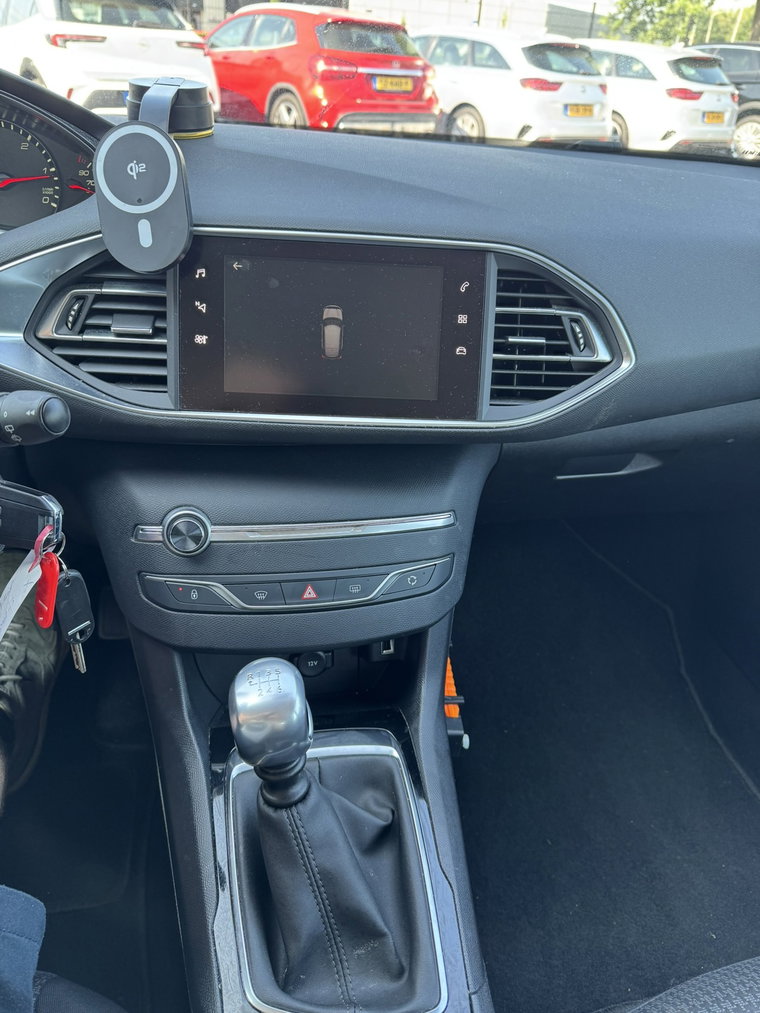 Vehicle Image 17