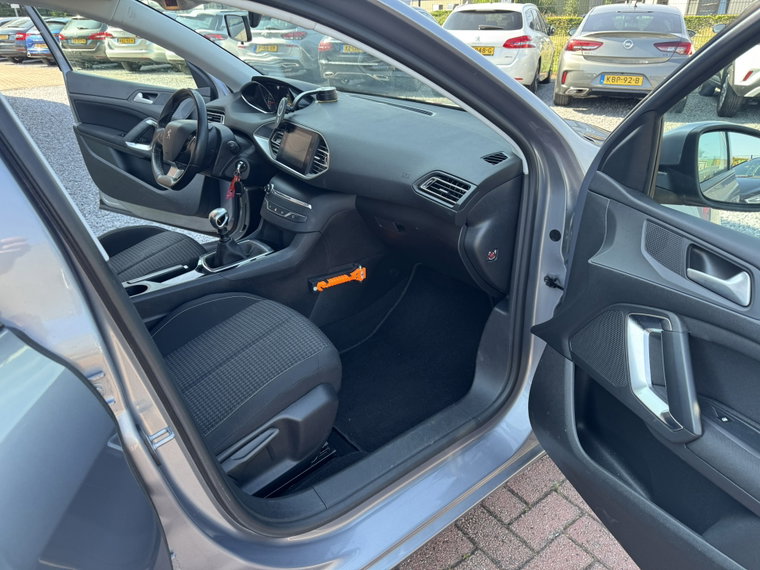 Vehicle Image 28