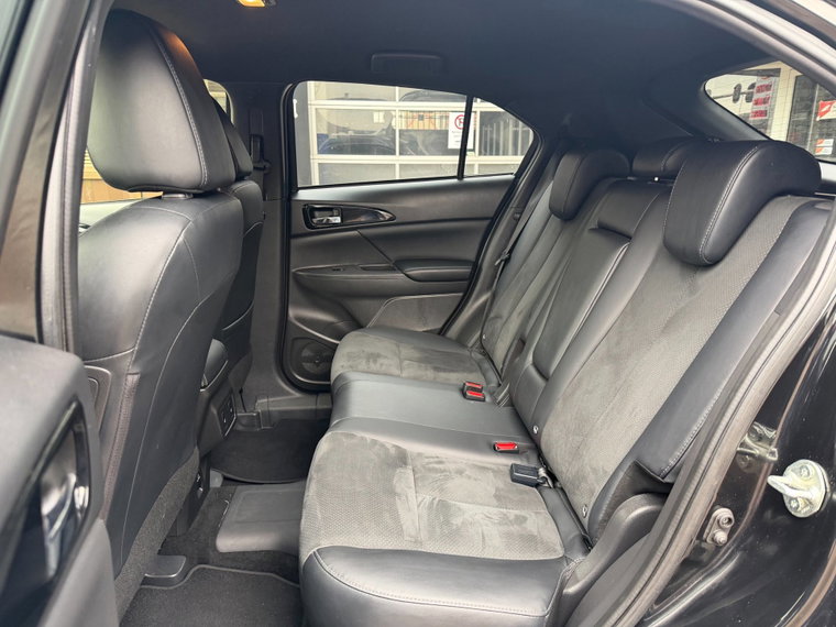 Vehicle Image 16