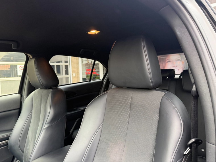 Vehicle Image 22