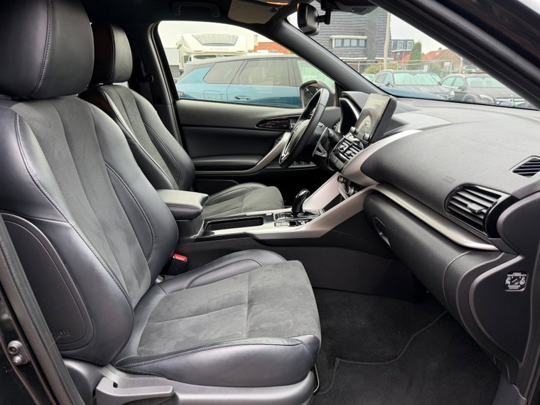 Vehicle Image 35
