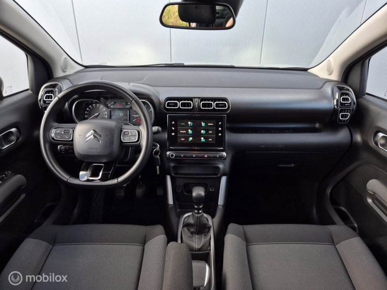 Vehicle Image 15