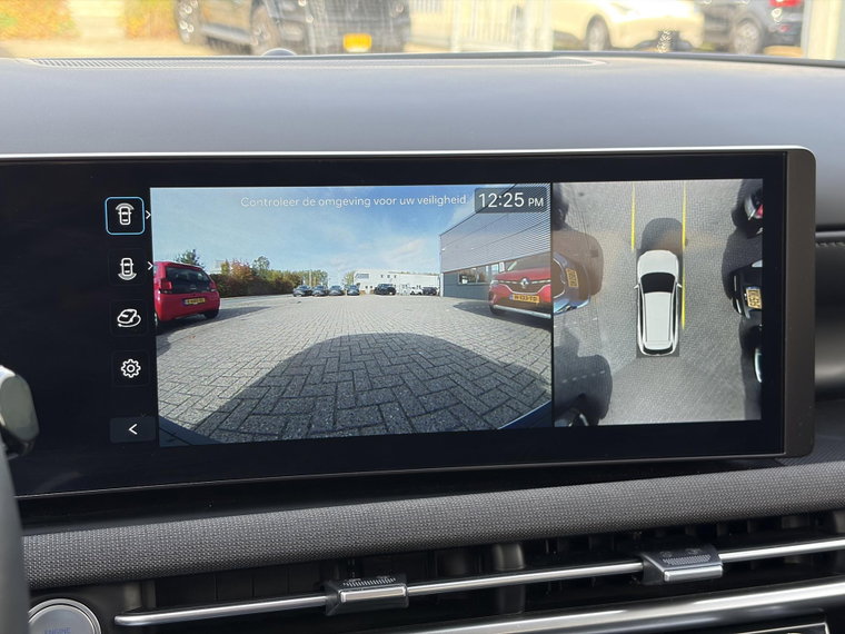 Vehicle Image 30