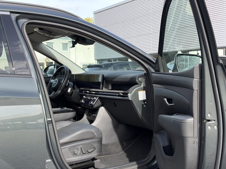 Vehicle Image 36