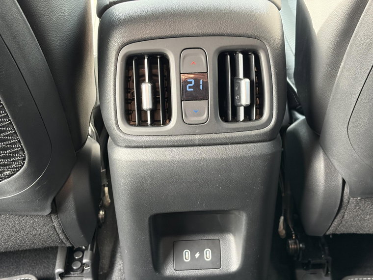 Vehicle Image 43