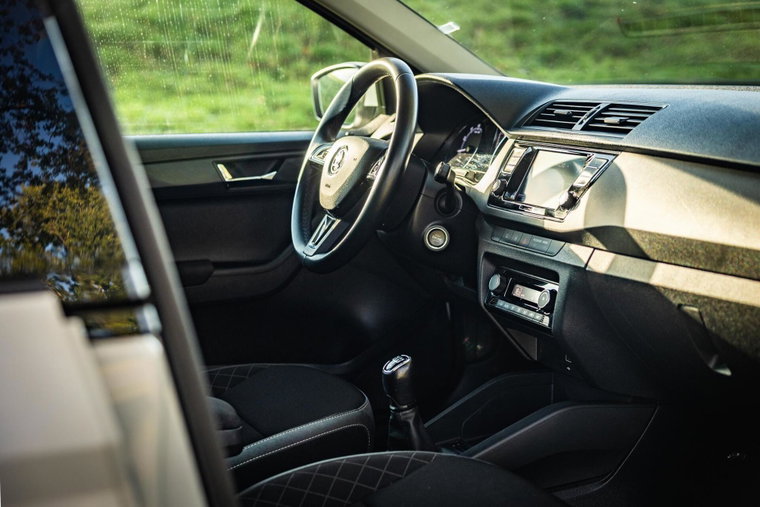 Vehicle Image 7