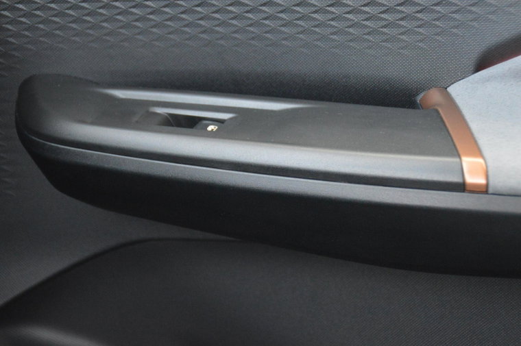 Vehicle Image 38
