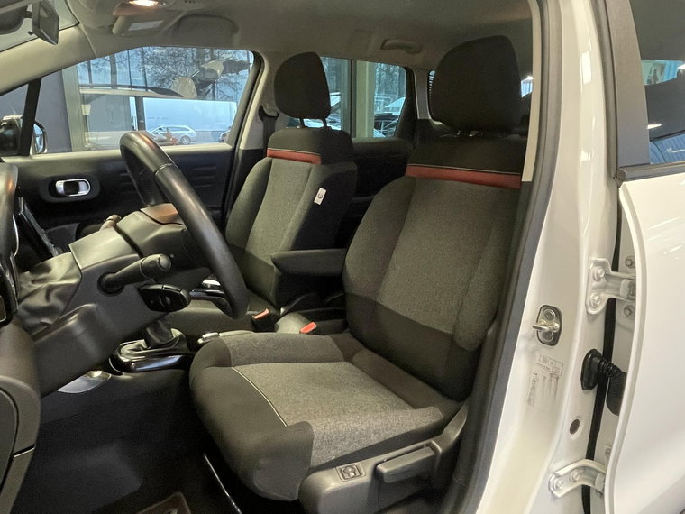 Vehicle Image 13