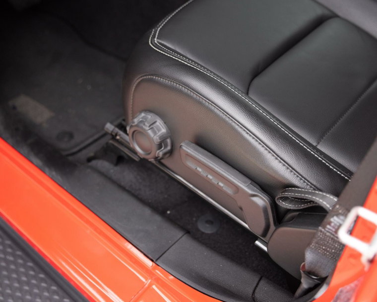 Vehicle Image 14