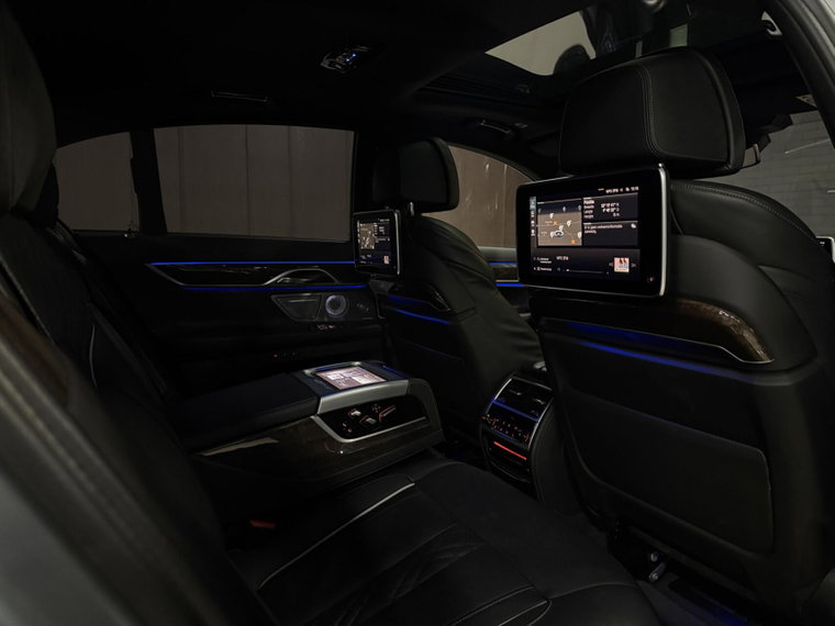 Vehicle Image 37