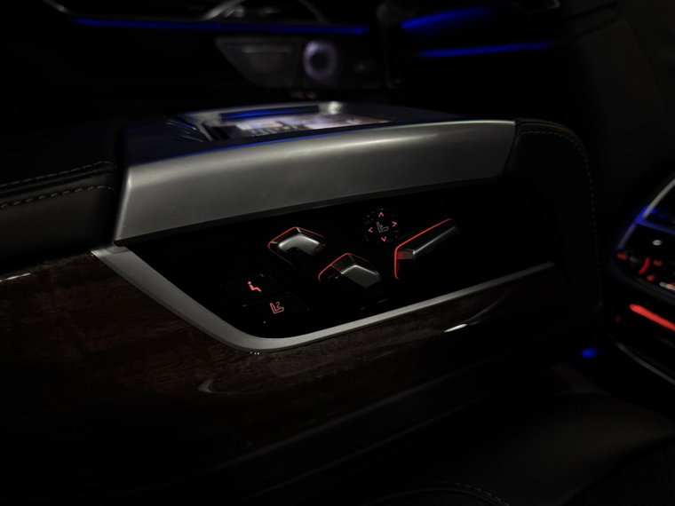 Vehicle Image 38